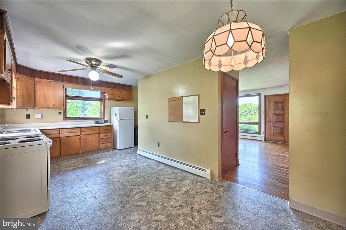 2152 Mapledale Road Elizabethtown, PA 17022 - Photo 3 of 17 Gallery Image 3
