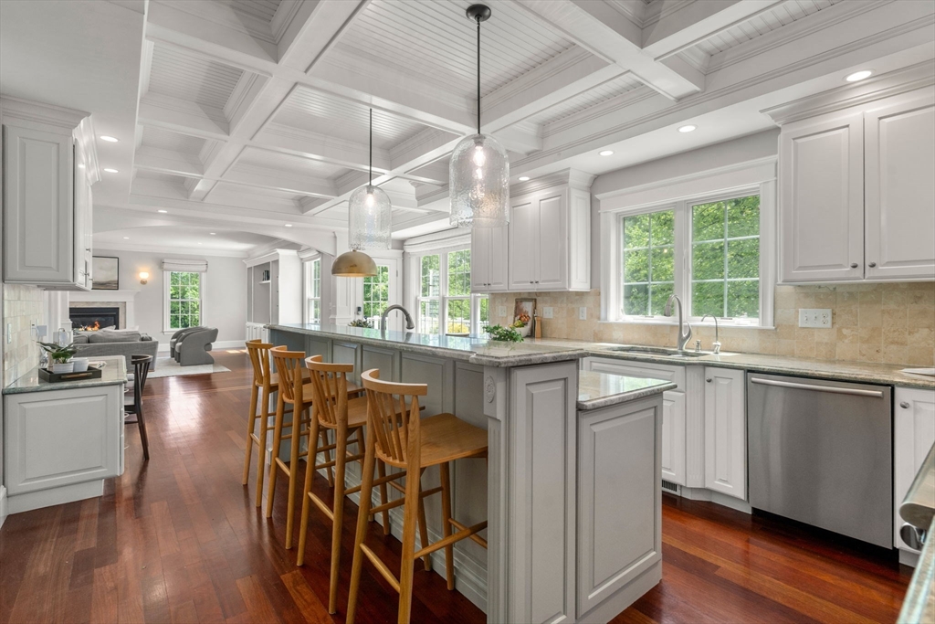 19 Dunedin Road Wellesley, MA 02481 - Photo 13 of 38