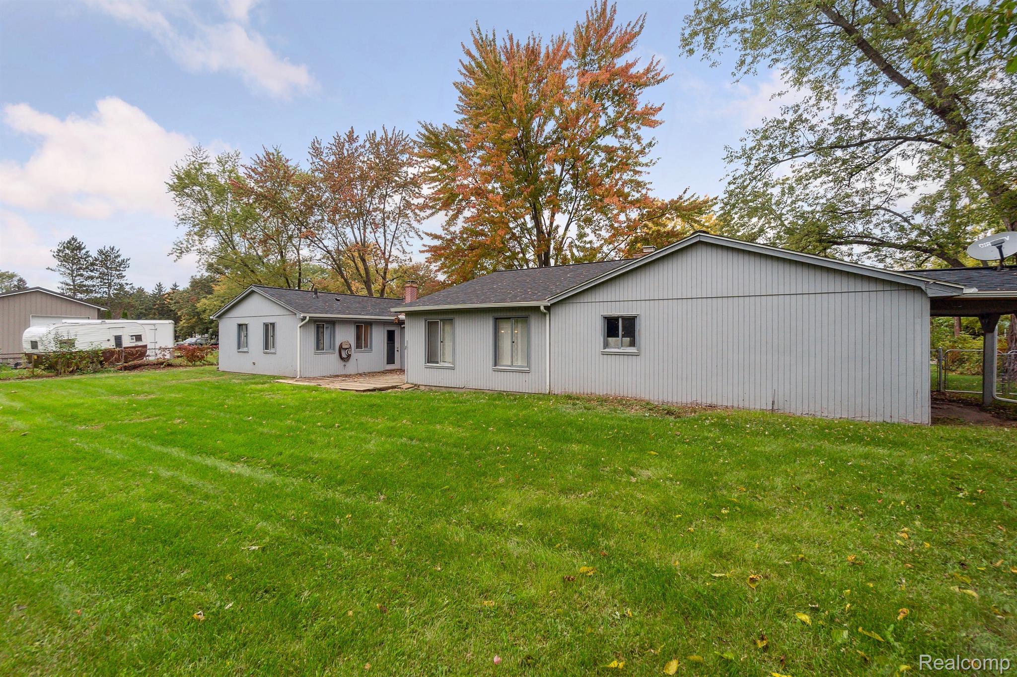 4655 Pelton Road Clarkston, MI 48346 - Photo 31 of 44 Gallery Image 31