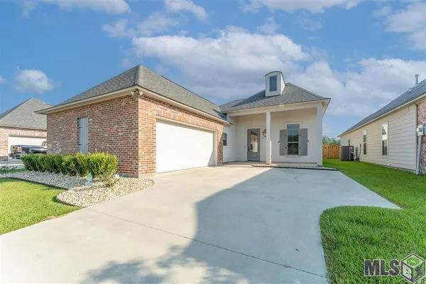 $2,300 | 13023 Great Tern Avenue, Baton Rouge, LA 70810