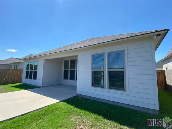 $2,300 | 13023 Great Tern Avenue, Baton Rouge, LA 70810