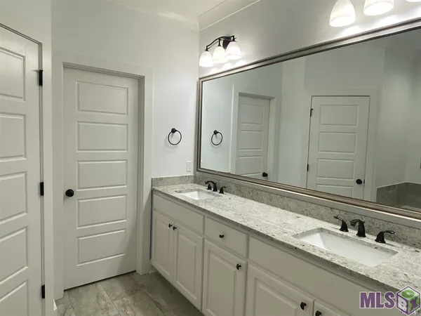 $2,300 | 13023 Great Tern Avenue, Baton Rouge, LA 70810