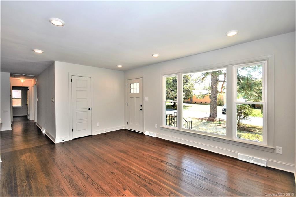 3921 Woodleaf Road Charlotte, NC 28205 - Photo 4 of 24