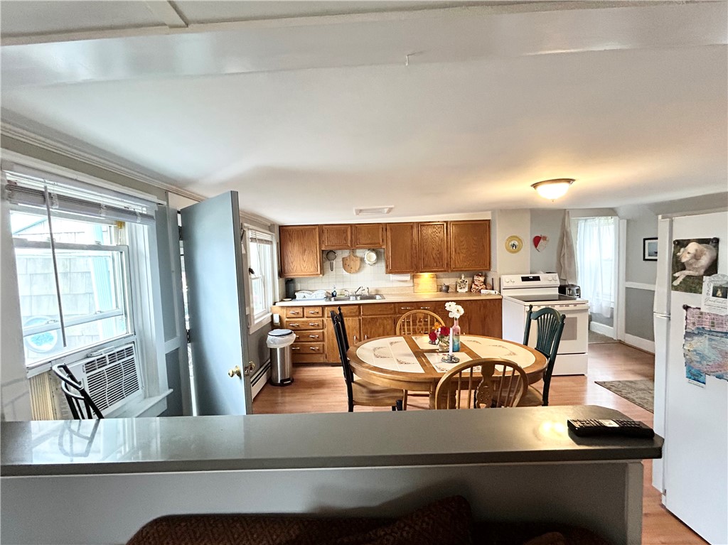302 State Street Bristol, RI 02809 - Photo 9 of 22
