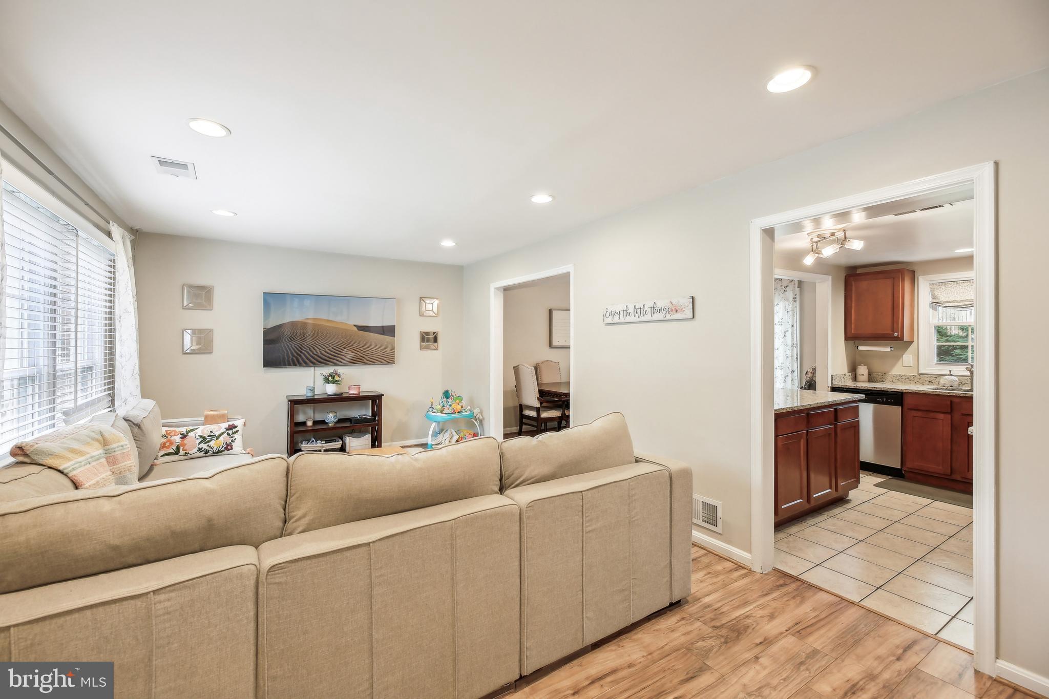 1330 Greyswood Road Odenton, MD 21113 - Photo 6 of 33 Living Room