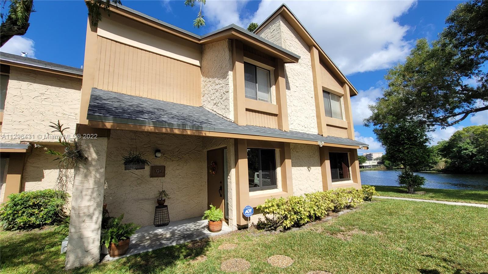 196 Wimbledon Lakes Drive, Unit 1274, Plantation, FL 33324 Compass