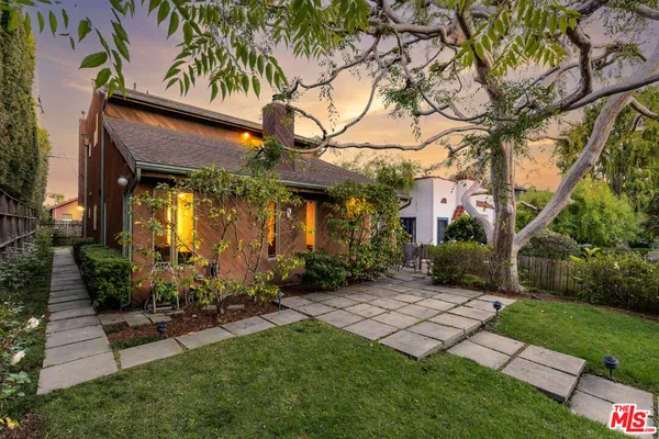 $1,995,000 | 810 Nowita Place, Venice, CA 90291