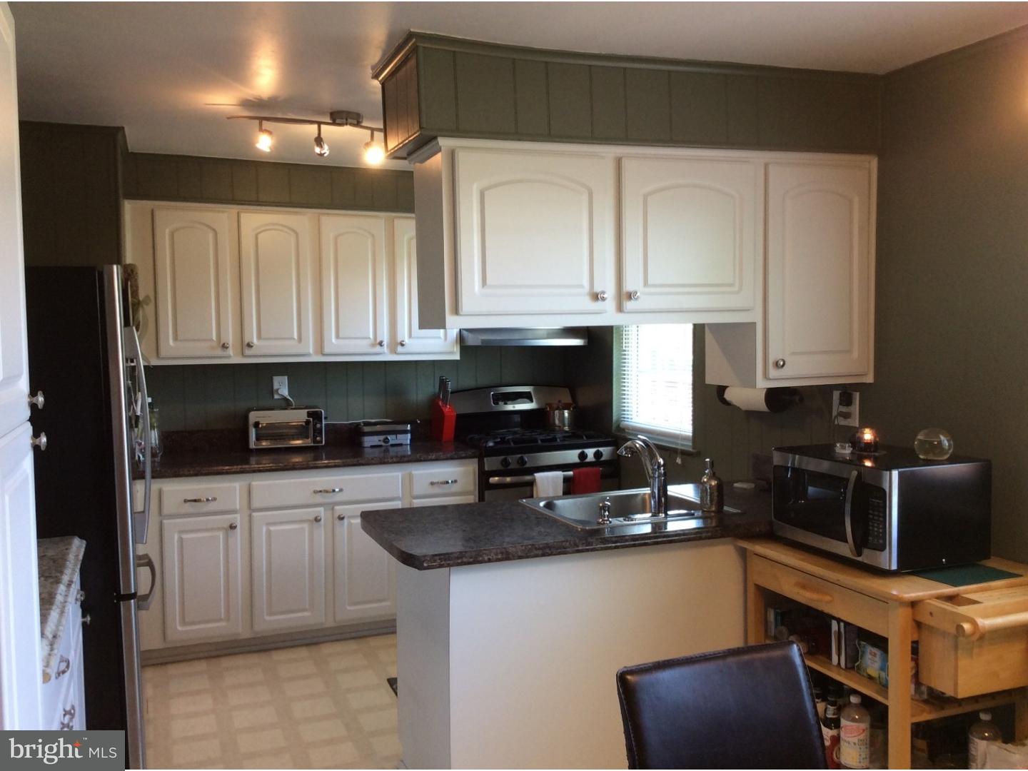 10222 West Keswick Road Philadelphia, PA 19114 - Photo 3 of 22 Gallery Image 3