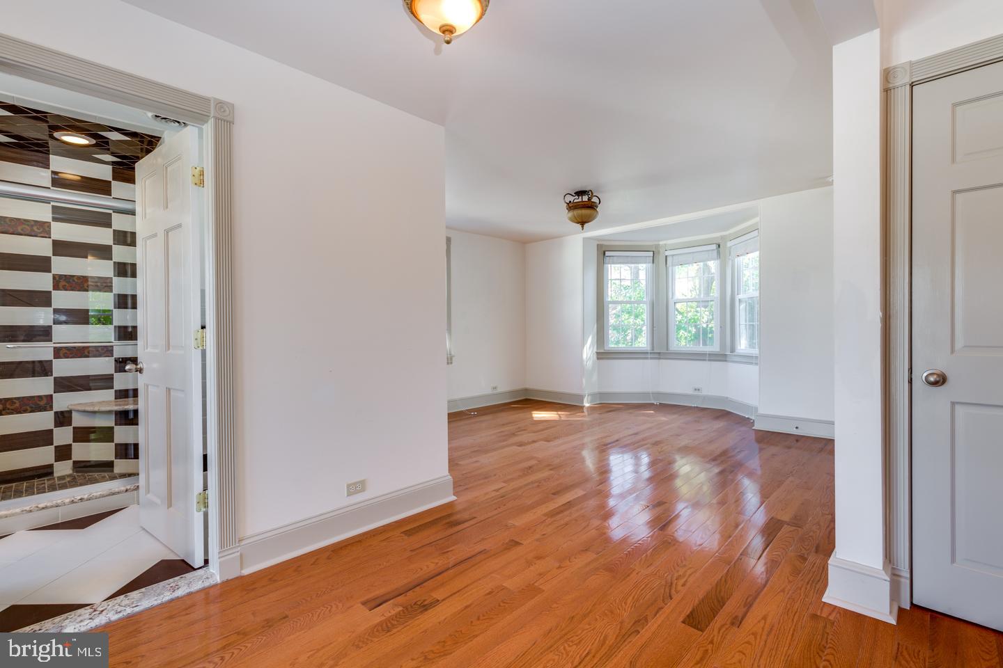 21 Ellis Street, Unit 2 Haddonfield, NJ 08033 - Photo 2 of 13 Living Area