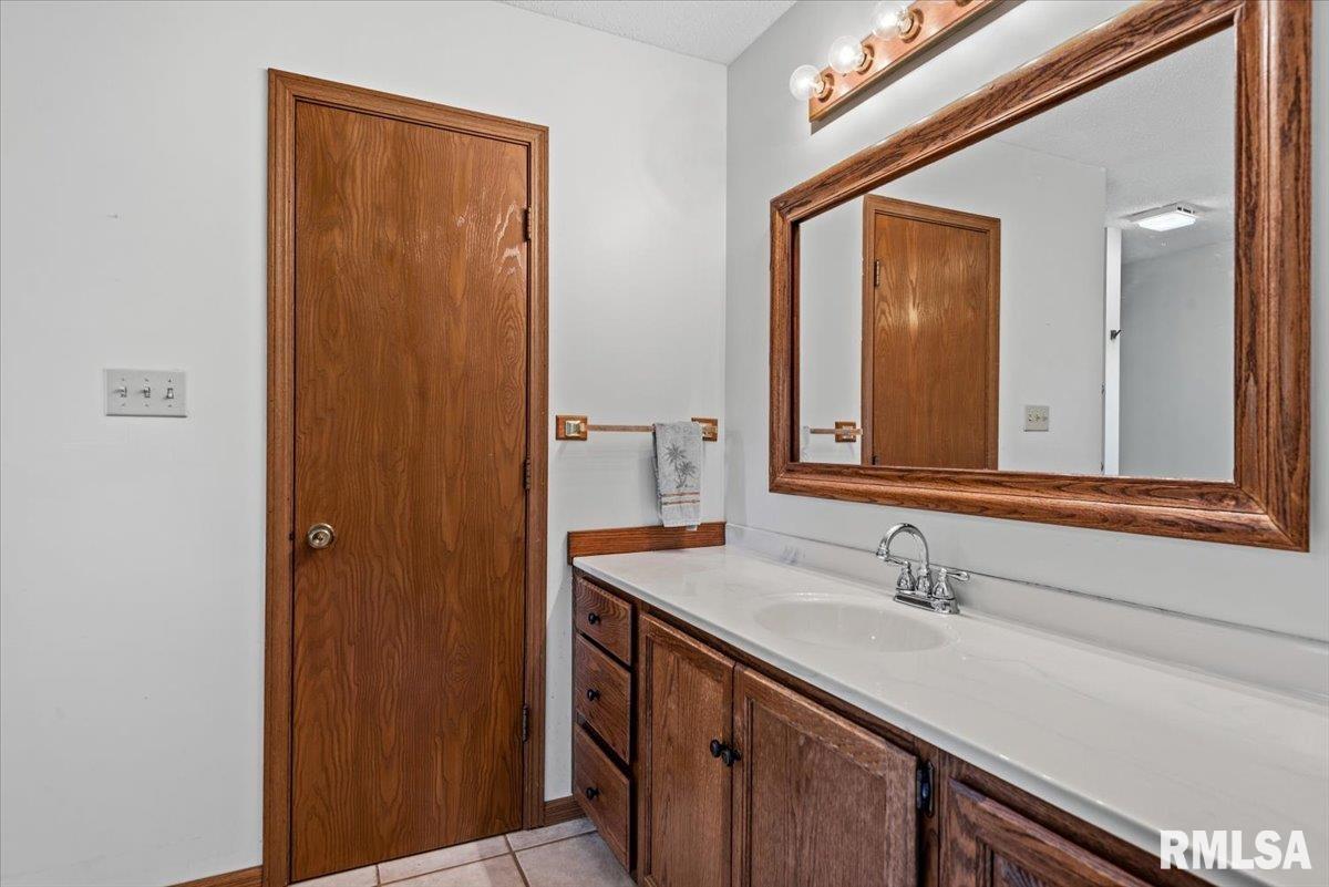 54 Longview Drive Springfield, IL 62712 - Photo 12 of 29