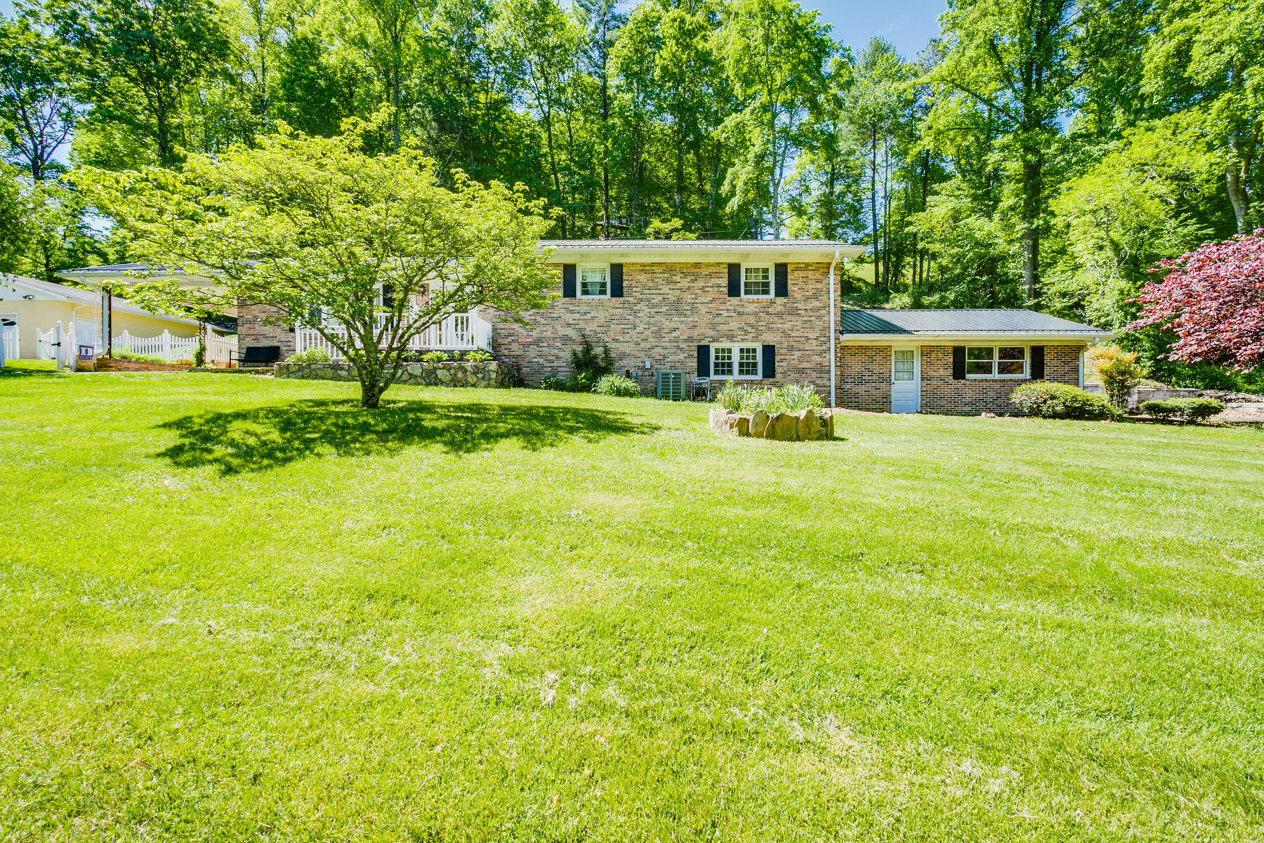 405 Fishery Loop Road Erwin, TN 37650 - Photo 1 of 42 001