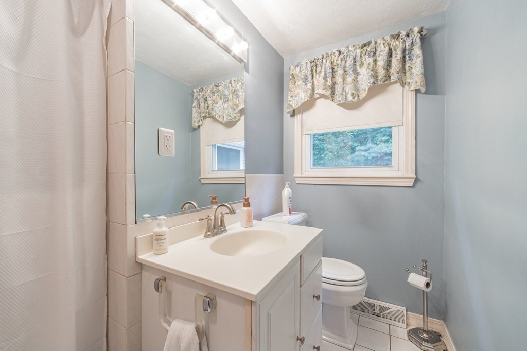 4 Mirror Road Billerica, MA 01821 - Photo 20 of 26 Gallery Image 20