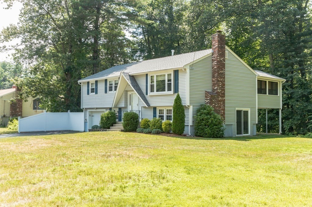 4 Mirror Road Billerica, MA 01821 - Photo 3 of 26 Gallery Image 3