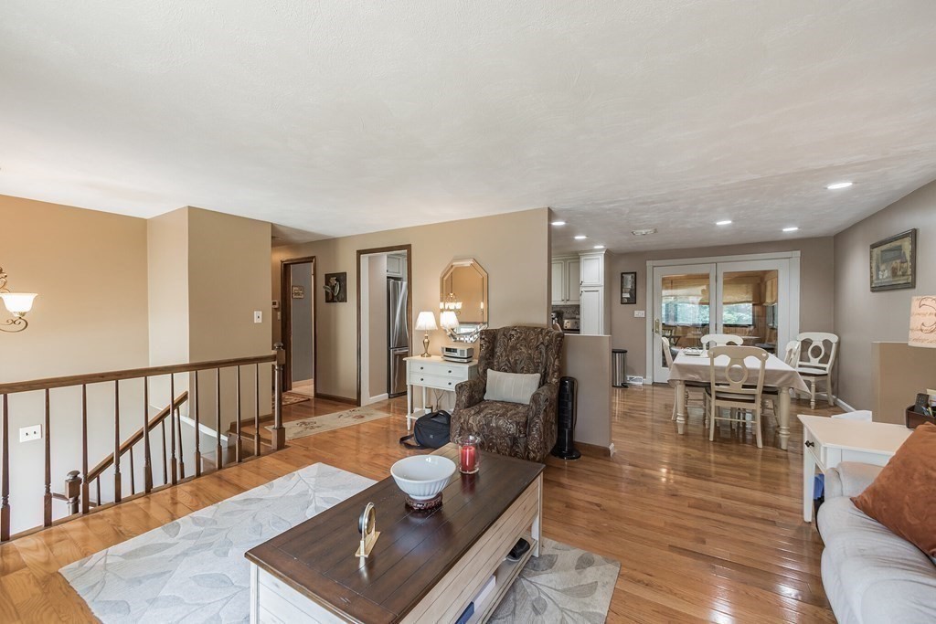 4 Mirror Road Billerica, MA 01821 - Photo 6 of 26 Gallery Image 6
