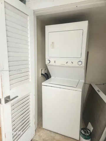 $3,000 | 523 Northeast 38th Street, Unit 6, Miami, FL 33137