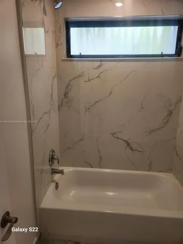 $3,000 | 523 Northeast 38th Street, Unit 6, Miami, FL 33137