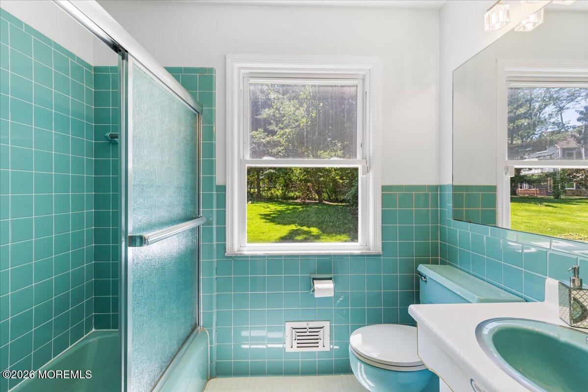 11 Galloping Hill Road Holmdel, NJ 07733 - Photo 39 of 66 Bathroom 3