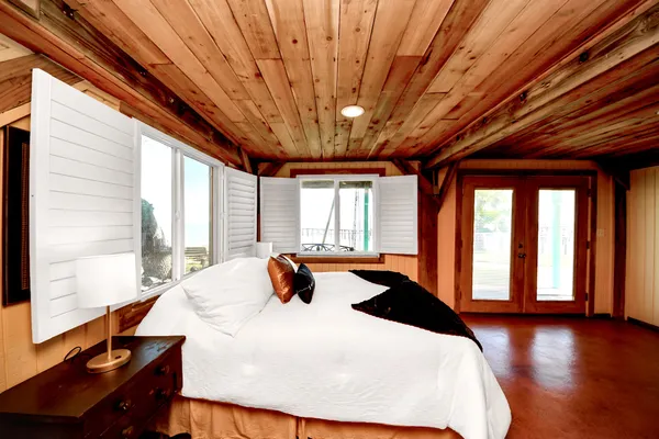 a view of an outdoor space