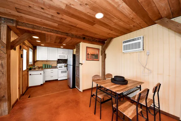 $470,000 | 1121 6th Street, San Leon, TX 77539