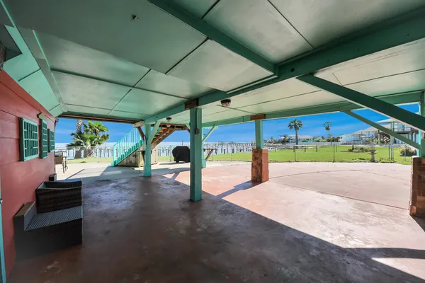 $470,000 | 1121 6th Street, San Leon, TX 77539