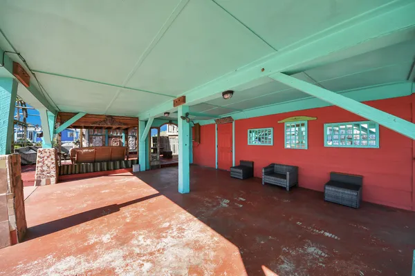 $470,000 | 1121 6th Street, San Leon, TX 77539