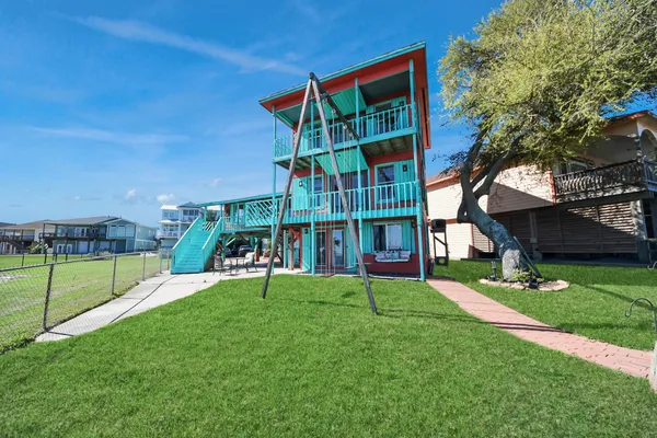 $470,000 | 1121 6th Street, San Leon, TX 77539