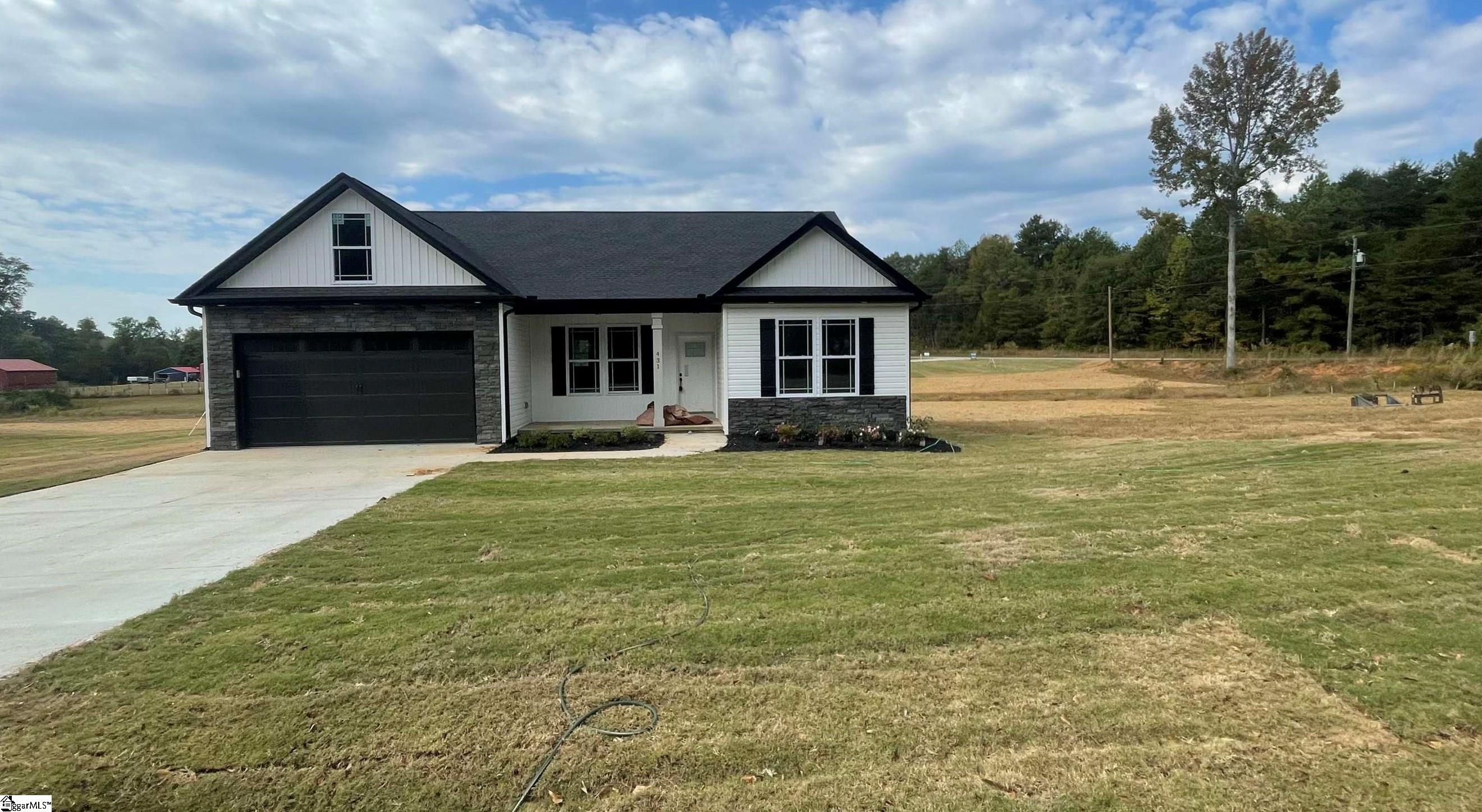 431 Brashears Road Campobello, SC 29322 - Photo 1 of 22