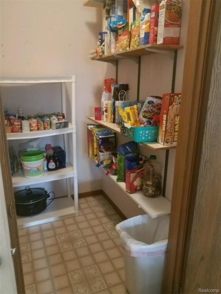 6541 Severance Road Cass City, MI 48726 - Photo 15 of 25 The pantry to store all your dry food in. Great space savor.
