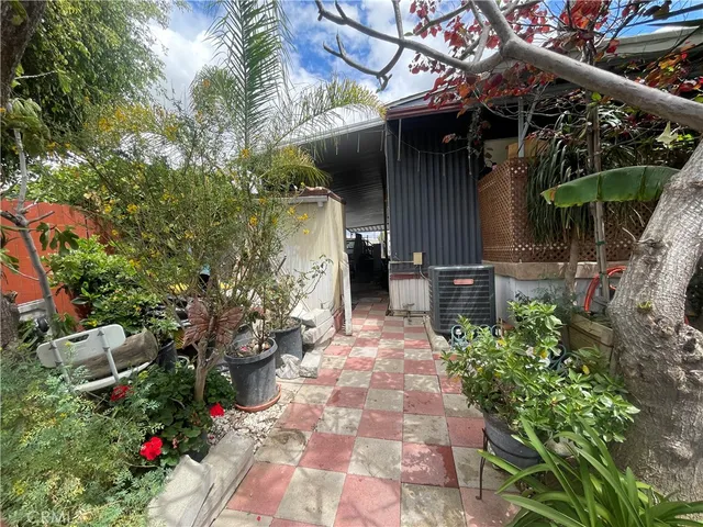 $180,000 | 10001 West Frontage Road, Unit 73, South Gate, CA 90280