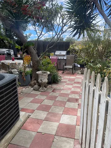 $180,000 | 10001 West Frontage Road, Unit 73, South Gate, CA 90280