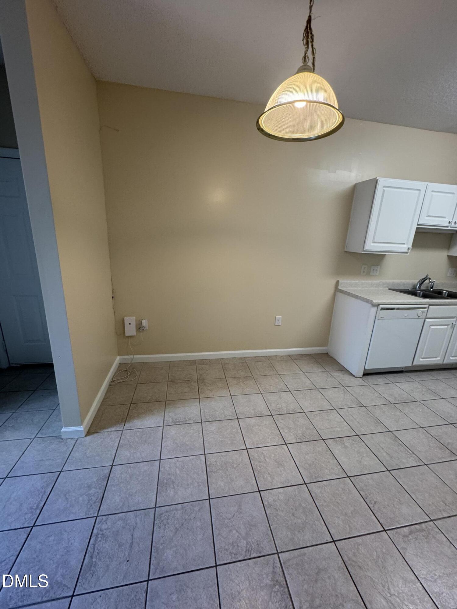 2520 Friedland Place, Unit 201 Raleigh, NC 27617 - Photo 5 of 17 DINING AREA