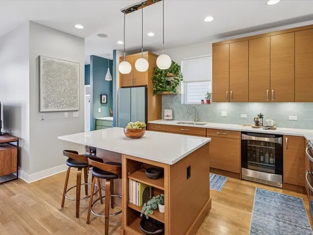 $1,695,000 | 4542 North Leavitt Street, Chicago, IL 60625