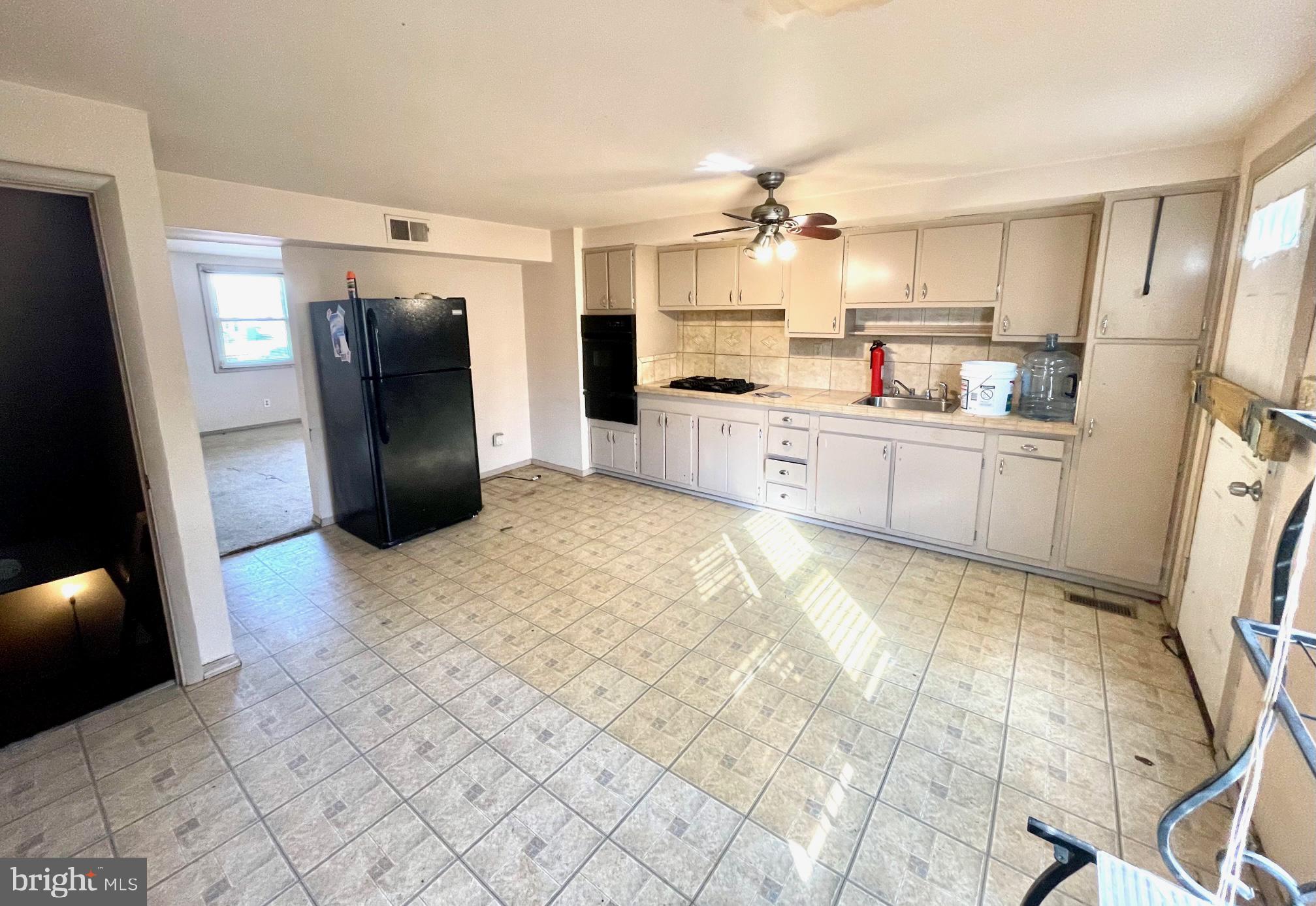2949 Mallview Road Baltimore, MD 21230 - Photo 6 of 16