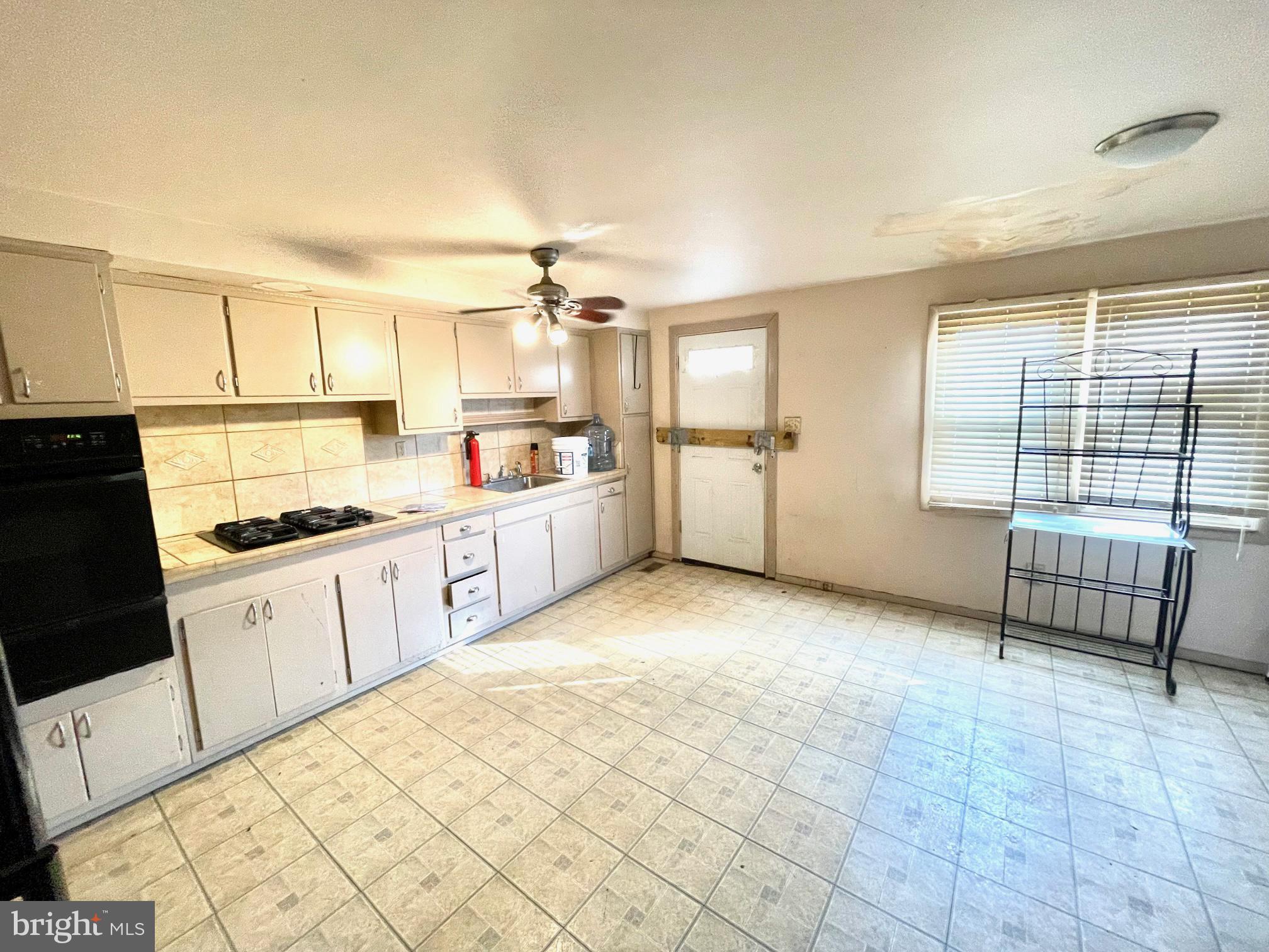 2949 Mallview Road Baltimore, MD 21230 - Photo 7 of 16