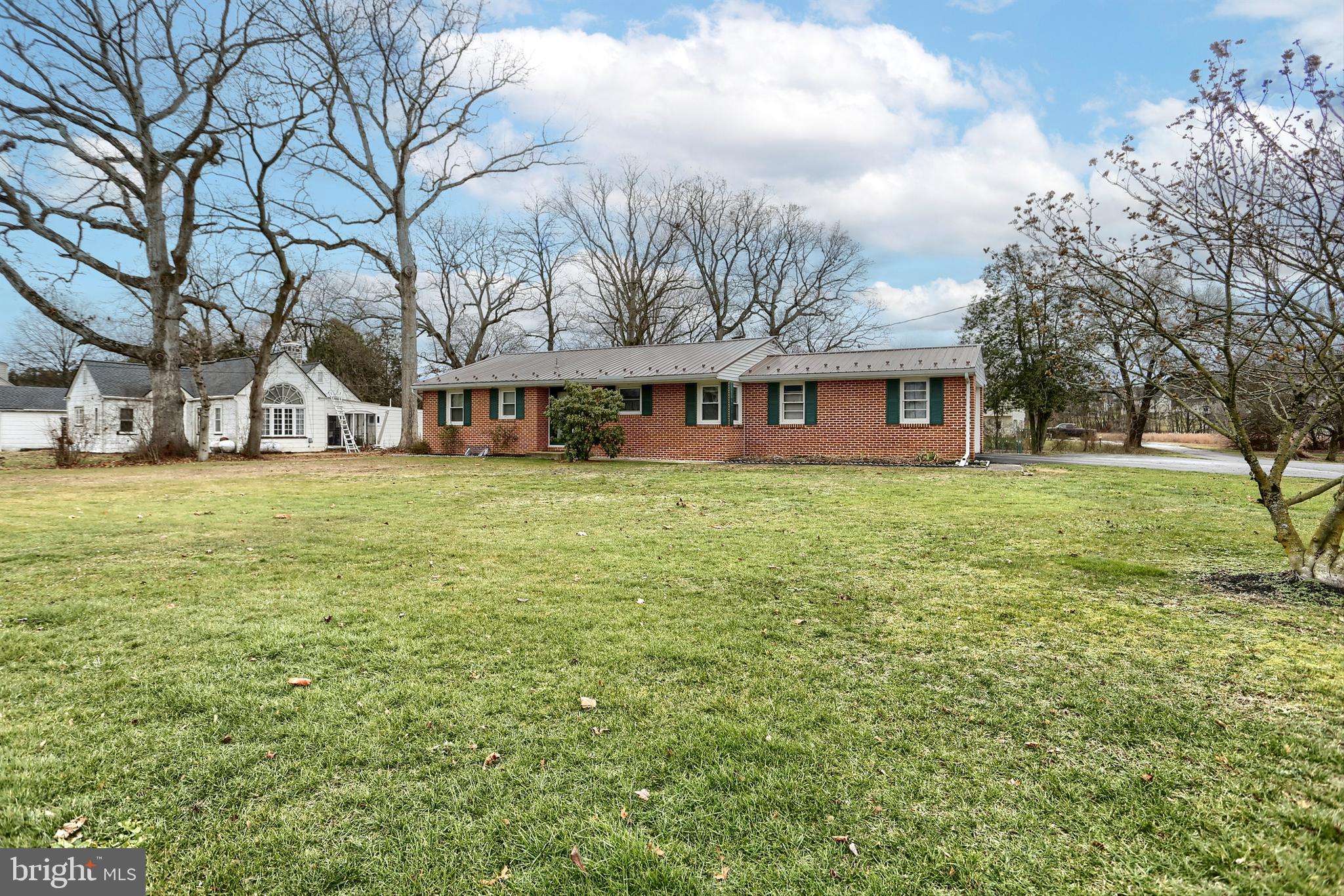 121 Pine Road Mount Holly Springs, PA 17065 - Photo 3 of 29 Gallery Image 3
