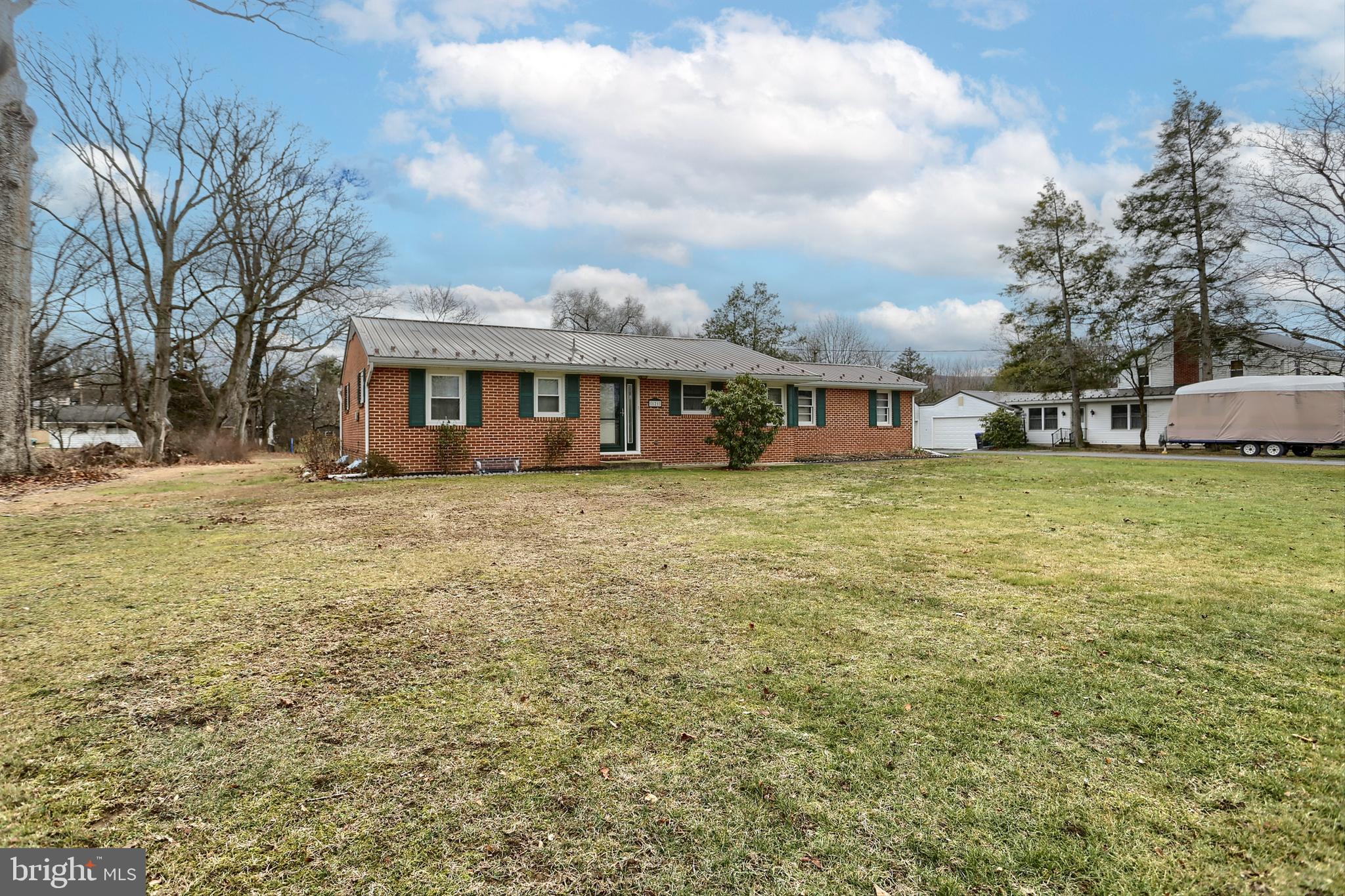 121 Pine Road Mount Holly Springs, PA 17065 - Photo 4 of 29 Gallery Image 4