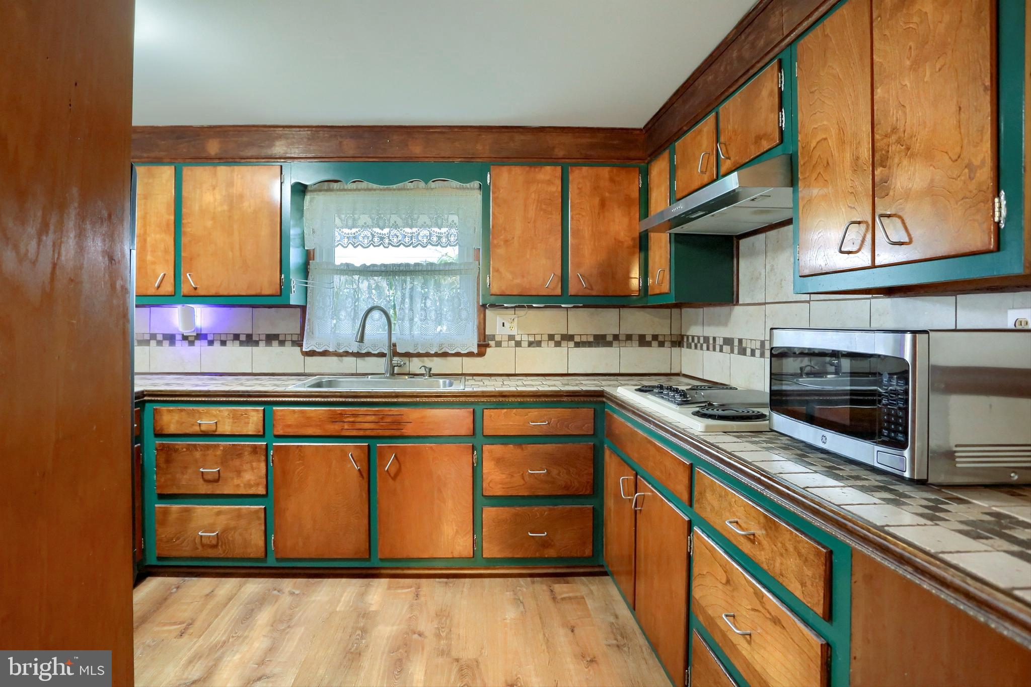 121 Pine Road Mount Holly Springs, PA 17065 - Photo 8 of 29 Gallery Image 8