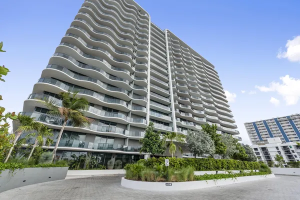 $35,000 | 900 North Ocean Boulevard, Unit 1501, Pompano Beach, FL 33062