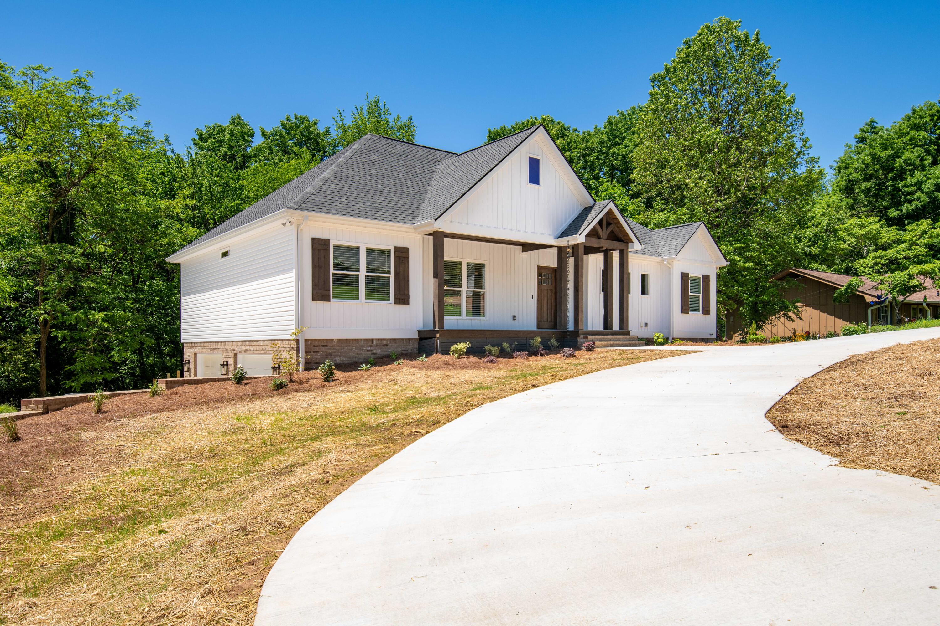1626 Rock Bluff Road Hixson, TN 37343 - Photo 3 of 41 D85_2101