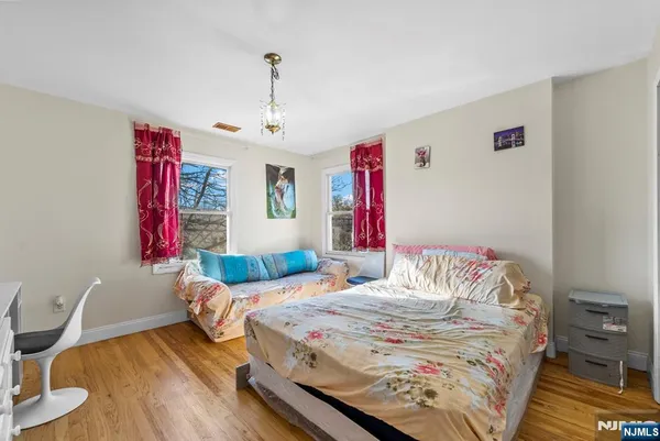 $2,900 | 360 Gorge Road, Unit 2, Cliffside Park, NJ 07010