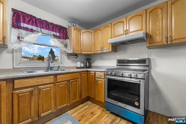 $2,900 | 360 Gorge Road, Unit 2, Cliffside Park, NJ 07010