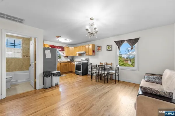 $2,900 | 360 Gorge Road, Unit 2, Cliffside Park, NJ 07010