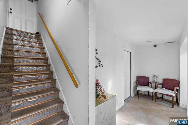 $2,900 | 360 Gorge Road, Unit 2, Cliffside Park, NJ 07010