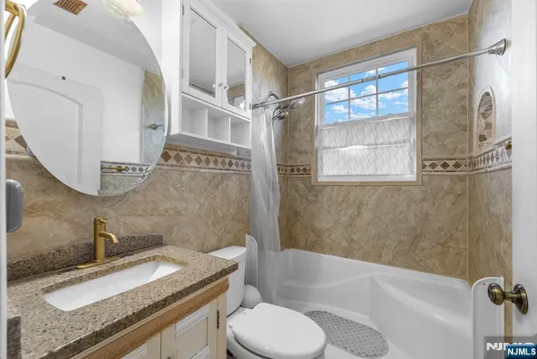 $2,900 | 360 Gorge Road, Unit 2, Cliffside Park, NJ 07010