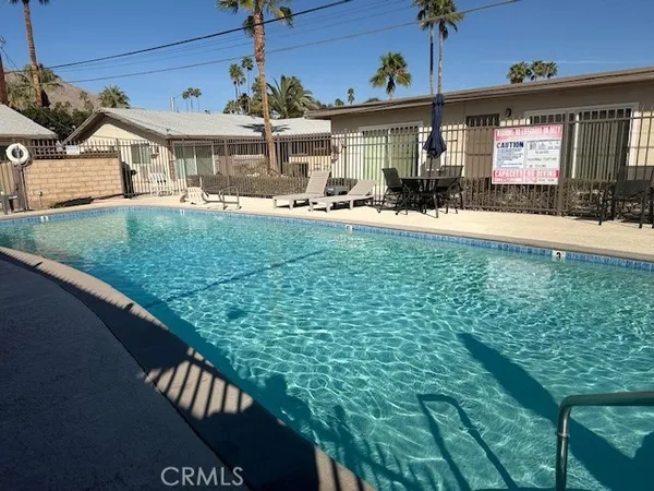 $1,395 | 685 East Vista Chino, Unit 8, Palm Springs, CA 92262