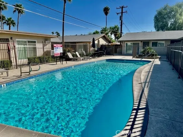 $1,395 | 685 East Vista Chino, Unit 8, Palm Springs, CA 92262