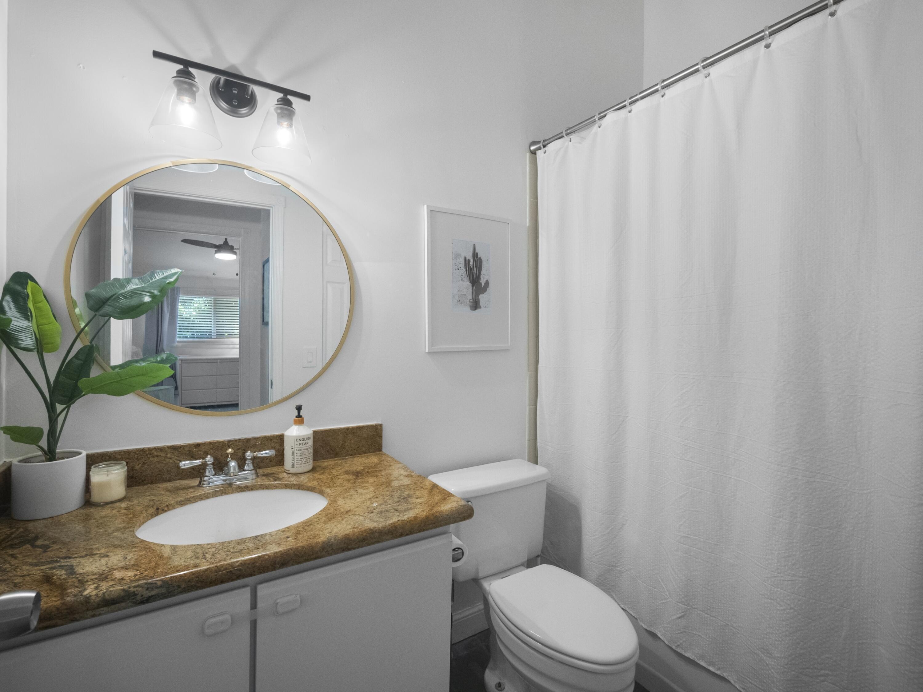 312 Maplecrest Circle Jupiter, FL 33458 - Photo 13 of 15 Guest Bathroom