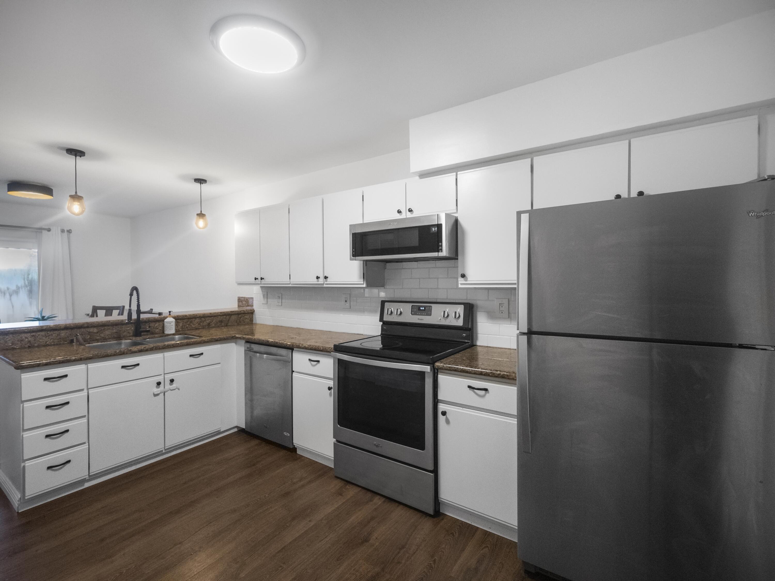 312 Maplecrest Circle Jupiter, FL 33458 - Photo 5 of 15 Kitchen