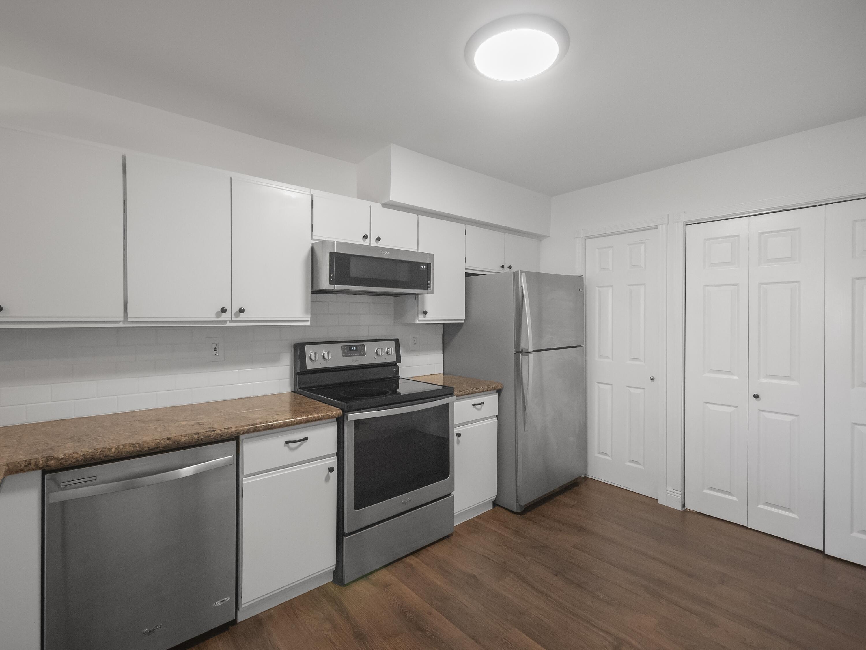 312 Maplecrest Circle Jupiter, FL 33458 - Photo 6 of 15 Kitchen
