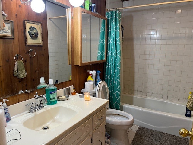24314 South Burr Road Channahon, IL 60410 - Photo 16 of 17 a bathroom with a sink a toilet and shower
